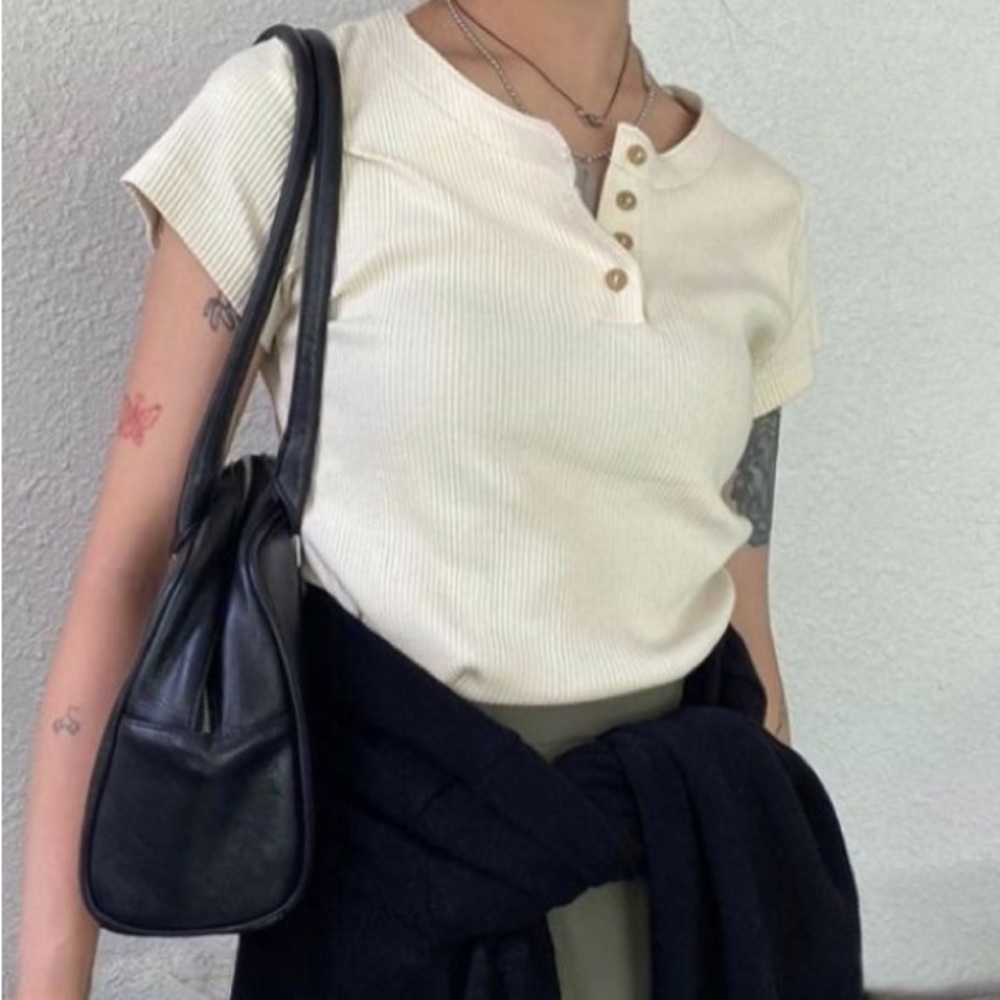 cream ribbed tee